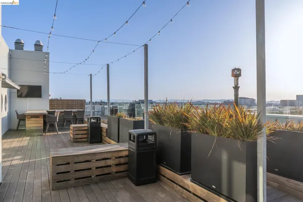 $638,000 | 6465 San Pablo Avenue, Unit 203, Oakland, CA 94608