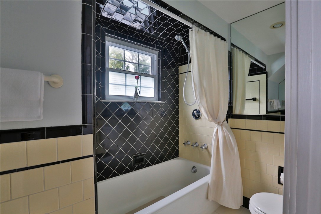 86 St George Court Warwick, RI 02888 - Photo 26 of 39 Tile Full Bathroom