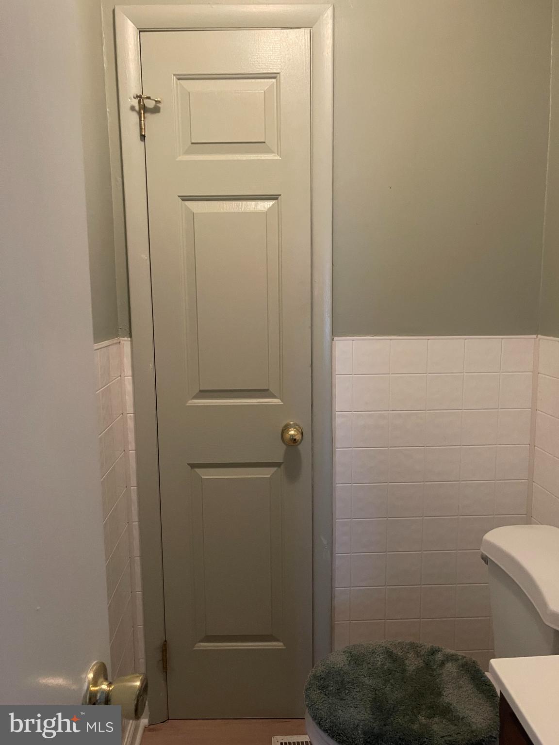 310 South Chester Avenue Delran, NJ 08075 - Photo 21 of 44 Powder room