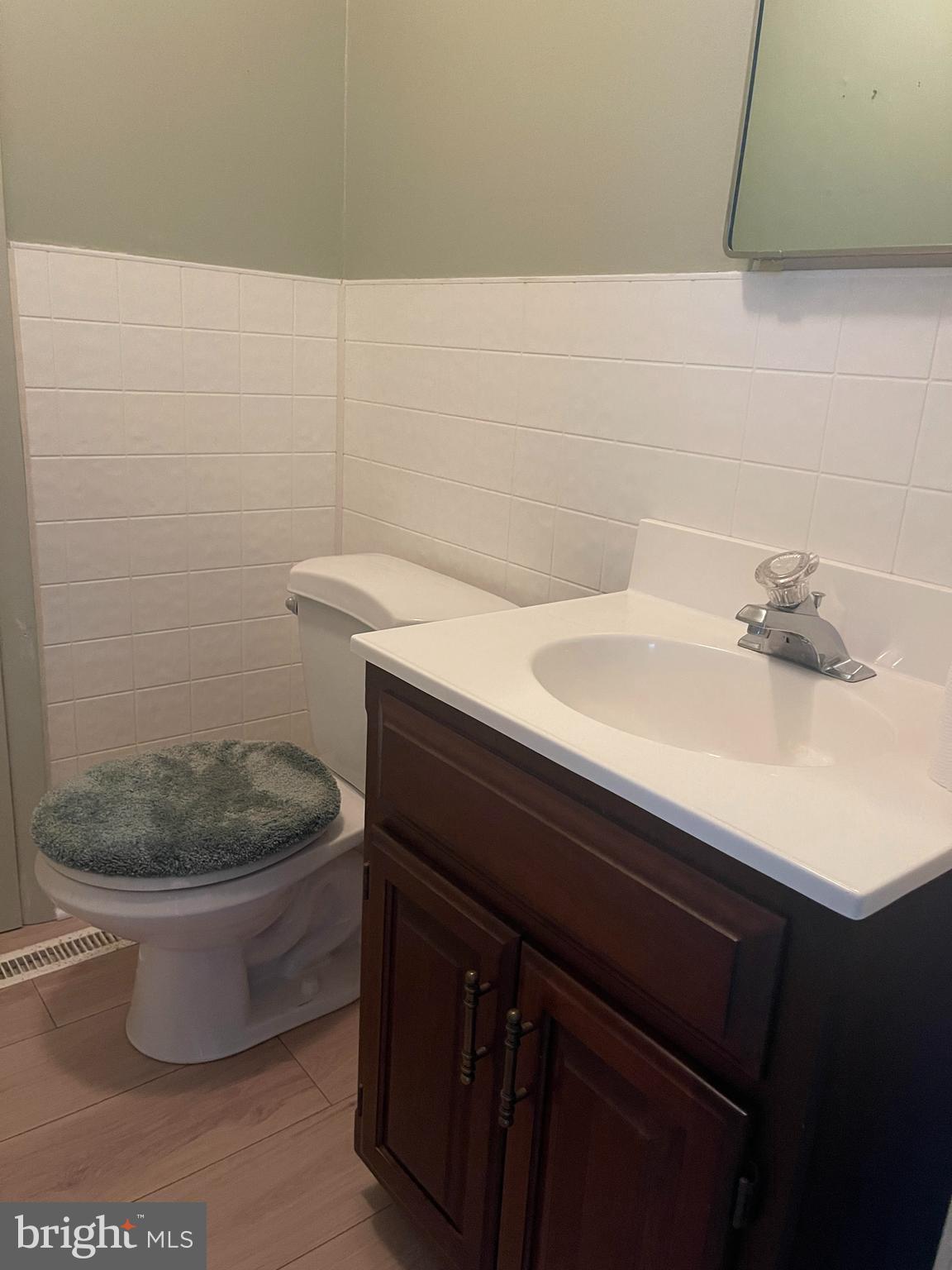 310 South Chester Avenue Delran, NJ 08075 - Photo 22 of 44 Powder room