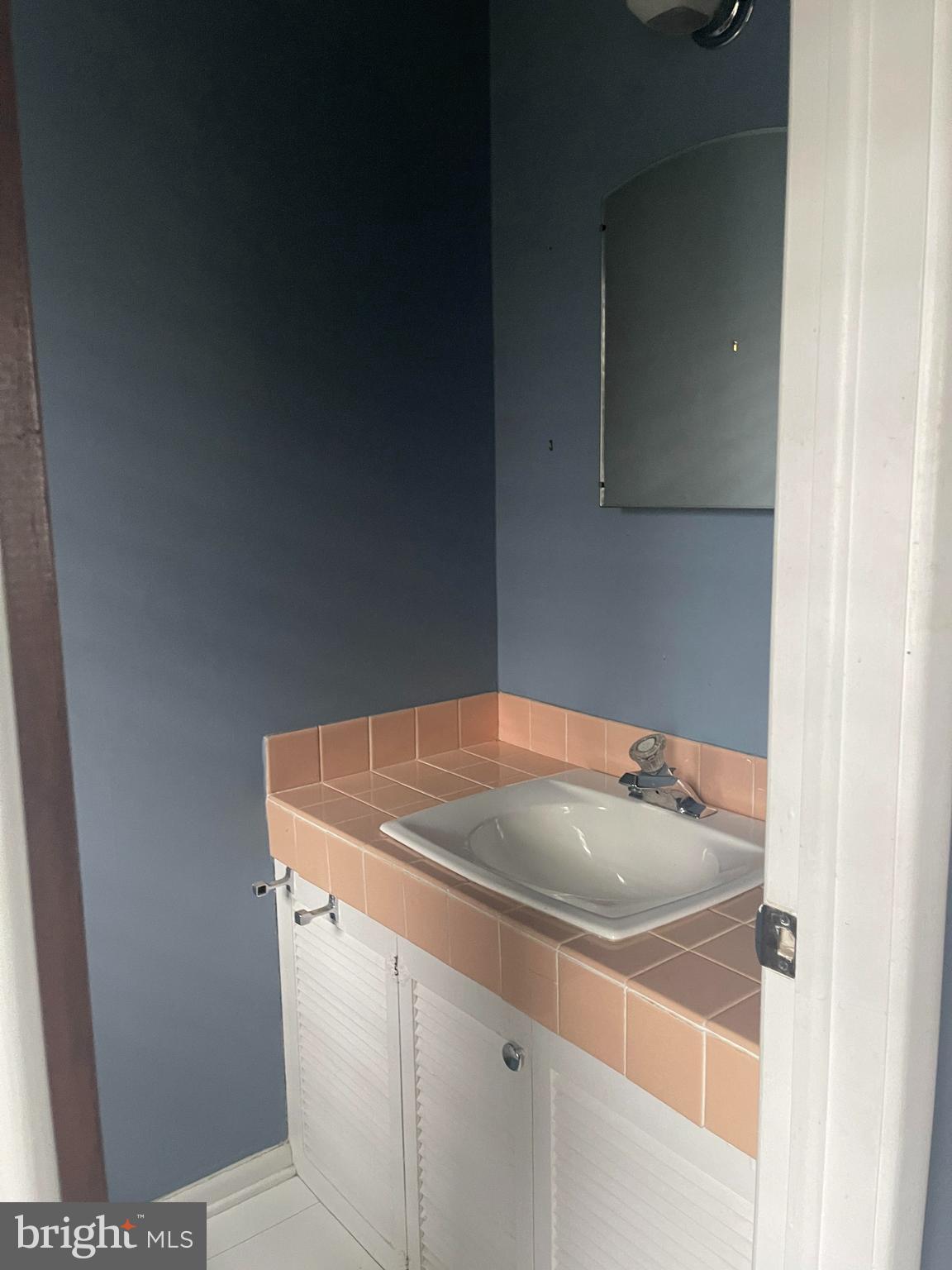 310 South Chester Avenue Delran, NJ 08075 - Photo 28 of 44 Powder room 2