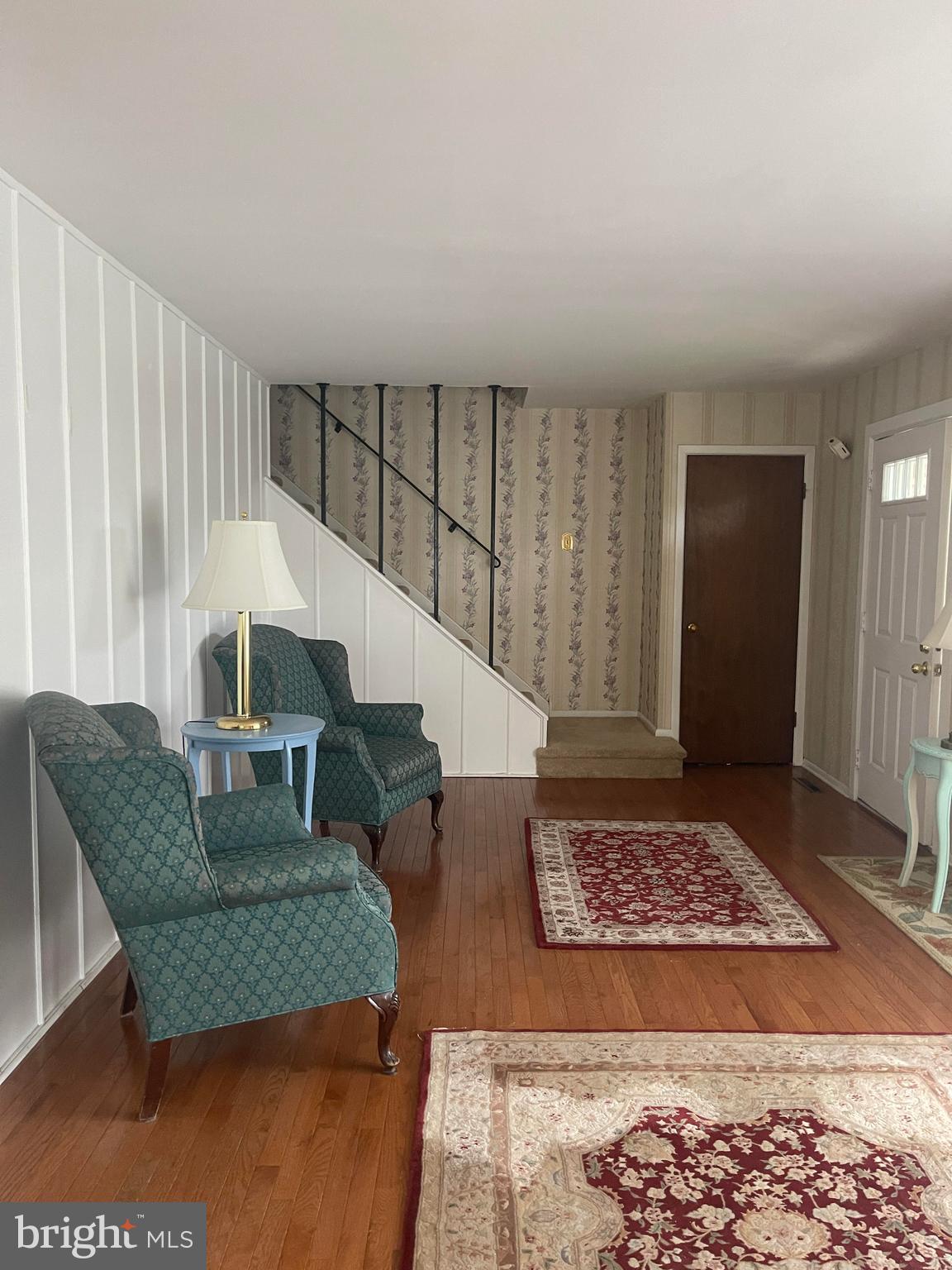 310 South Chester Avenue Delran, NJ 08075 - Photo 4 of 44 Living room