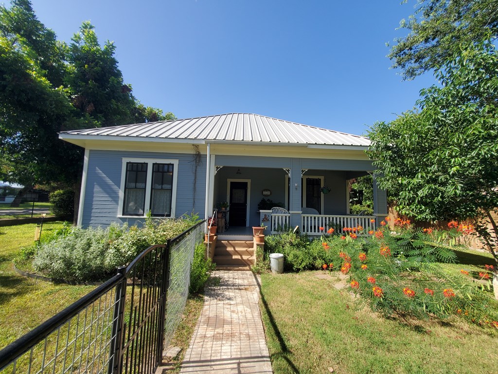 524 El Paso Street Mason, TX 76856 - Photo 2 of 26