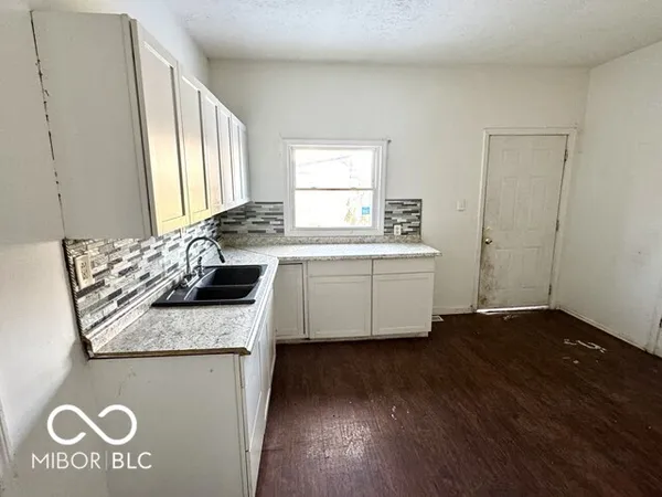 $189,900 | 2202 Woodlawn Avenue, Indianapolis, IN 46203