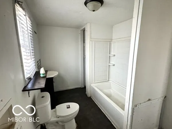 $189,900 | 2202 Woodlawn Avenue, Indianapolis, IN 46203