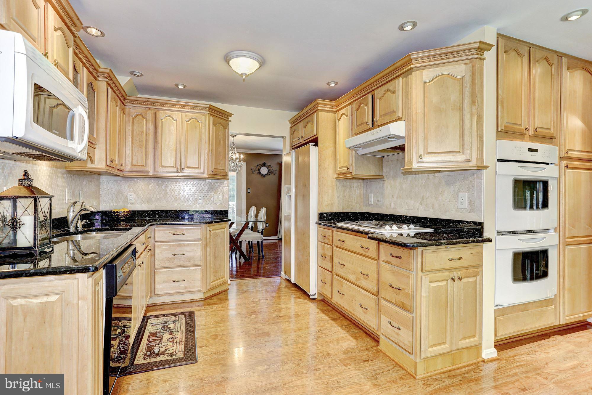 5010 Ten Mills Road Columbia, MD 21044 - Photo 8 of 30 Kitchen