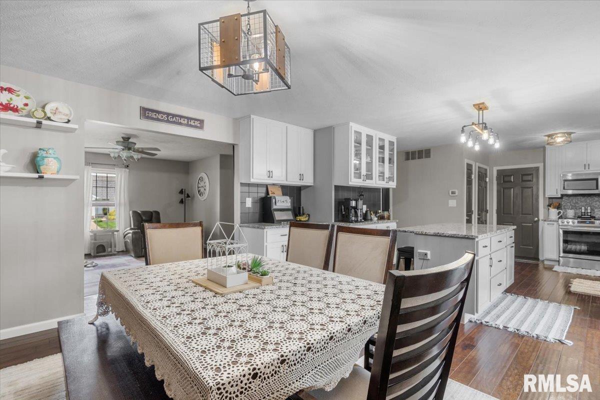 3712 Kerry Boulevard Springfield, IL 62712 - Photo 10 of 60
