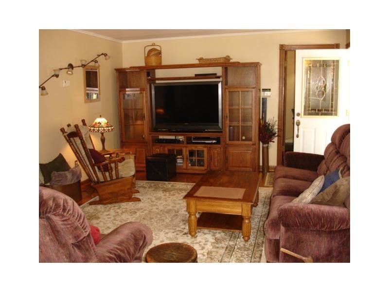 205 Red Rose Street Butler, PA 16001 - Photo 6 of 24 Gallery Image 6