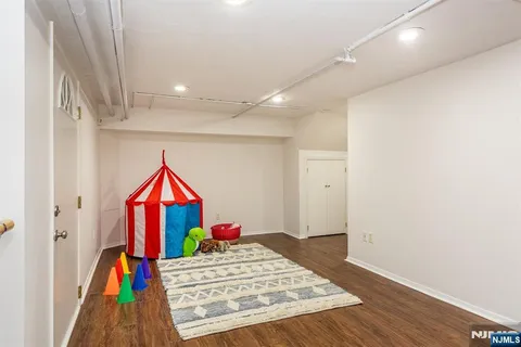 $899,000 | 582 Highland Avenue, Montclair, NJ 07043