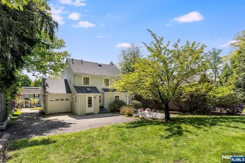 $899,000 | 582 Highland Avenue, Montclair, NJ 07043