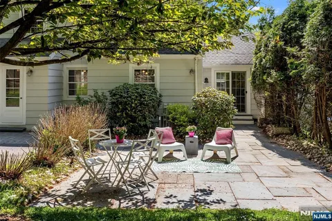 $899,000 | 582 Highland Avenue, Montclair, NJ 07043