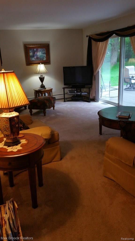 734 Lynndale Drive Rochester, MI 48309 - Photo 11 of 37 20150519_151727.jpg