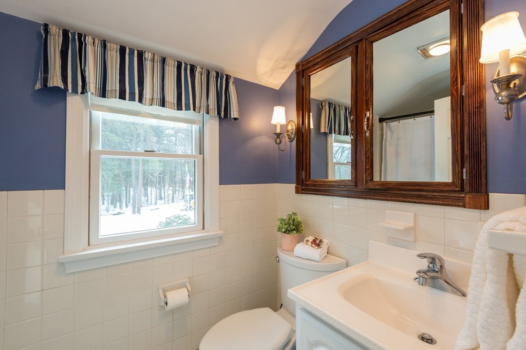 18 Lovell Road Lynnfield, MA 01940 - Photo 26 of 40 Gallery Image 26