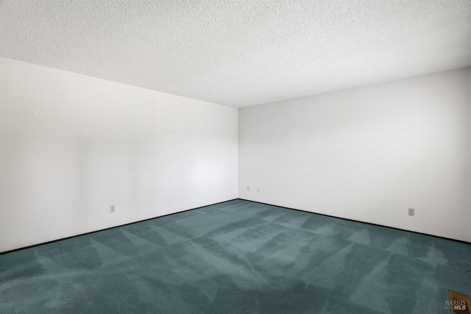 2904 Jason Drive Santa Rosa, CA 95405 - Photo 23 of 33 an empty room with a empty space