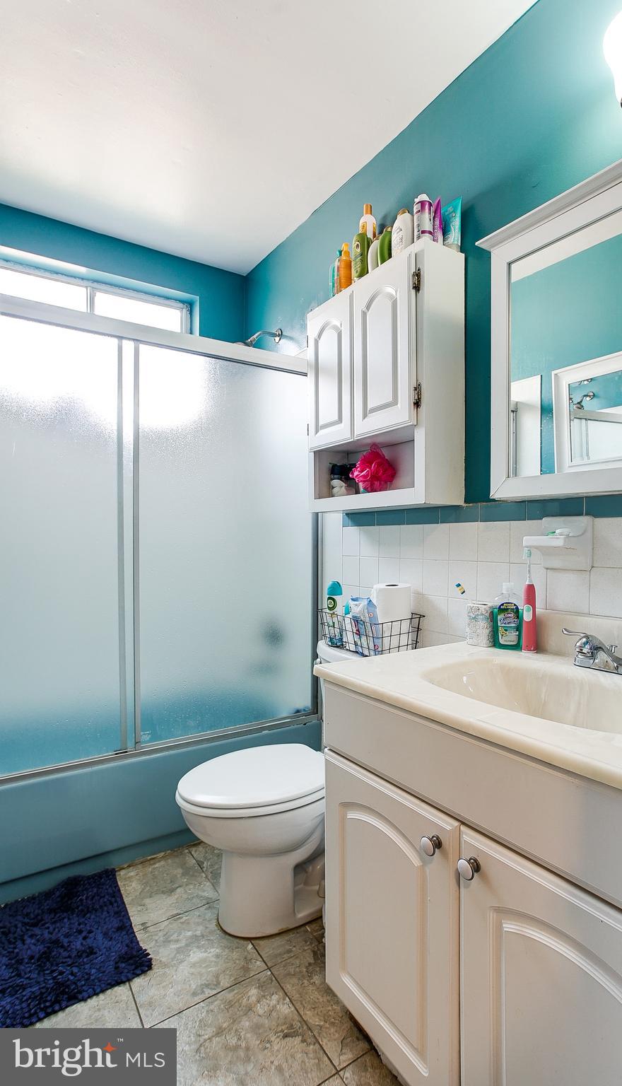 4308 McMenamy Street Philadelphia, PA 19136 - Photo 10 of 21 Full bathroom on main level