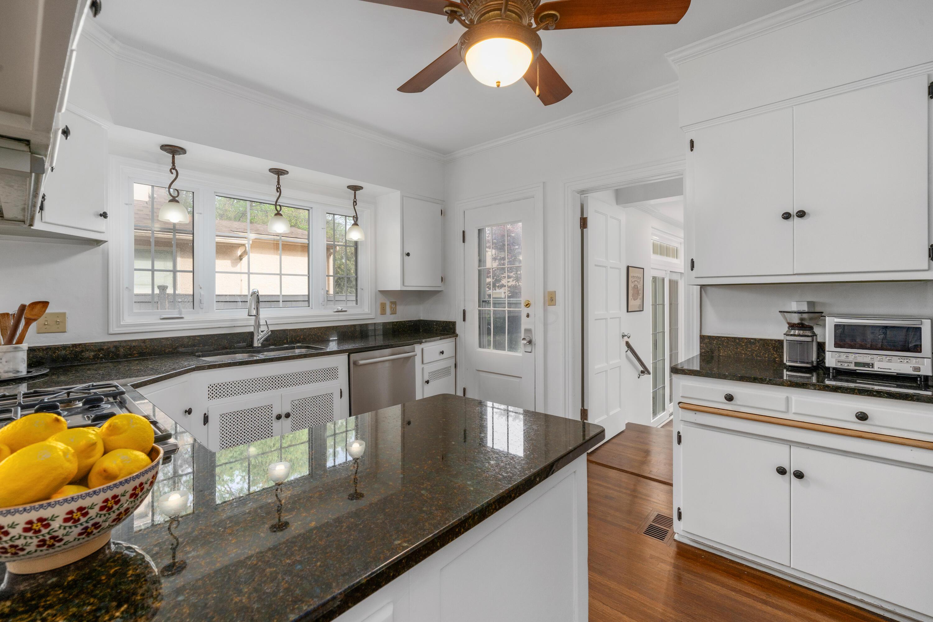 2389 Bryden Road Columbus, OH 43209 - Photo 35 of 90 DSC03266