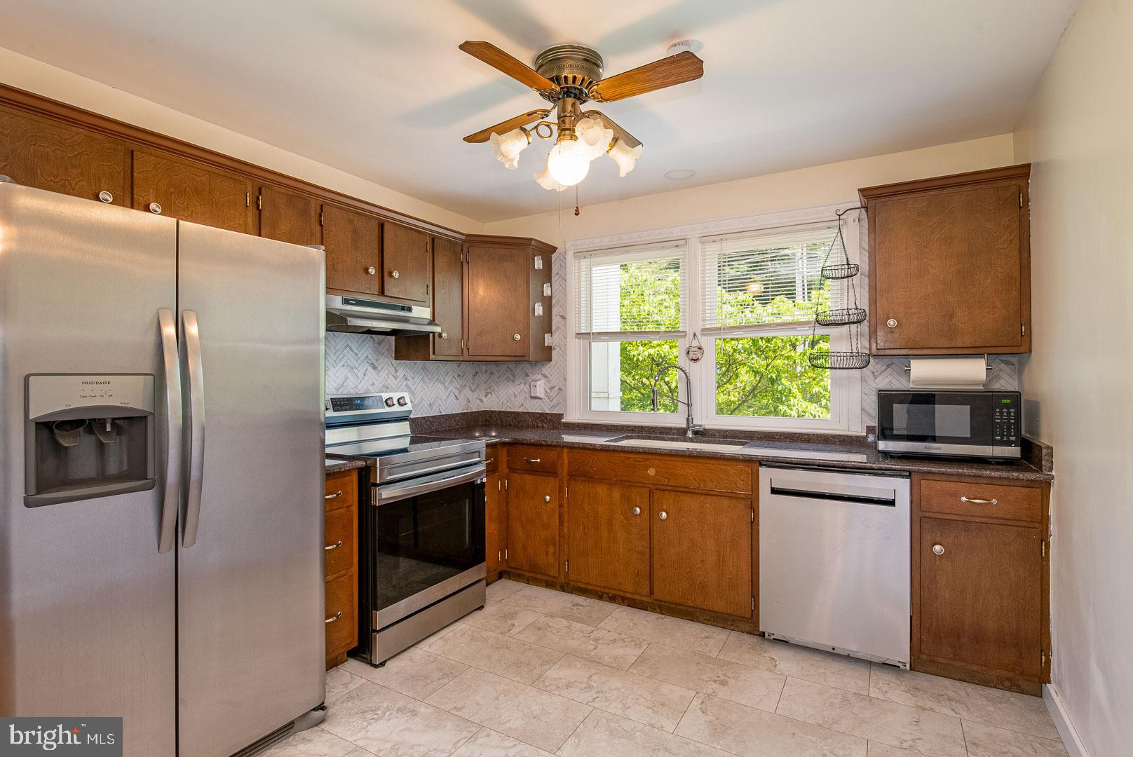 44 Walnut Street Reading, PA 19606 - Photo 8 of 26