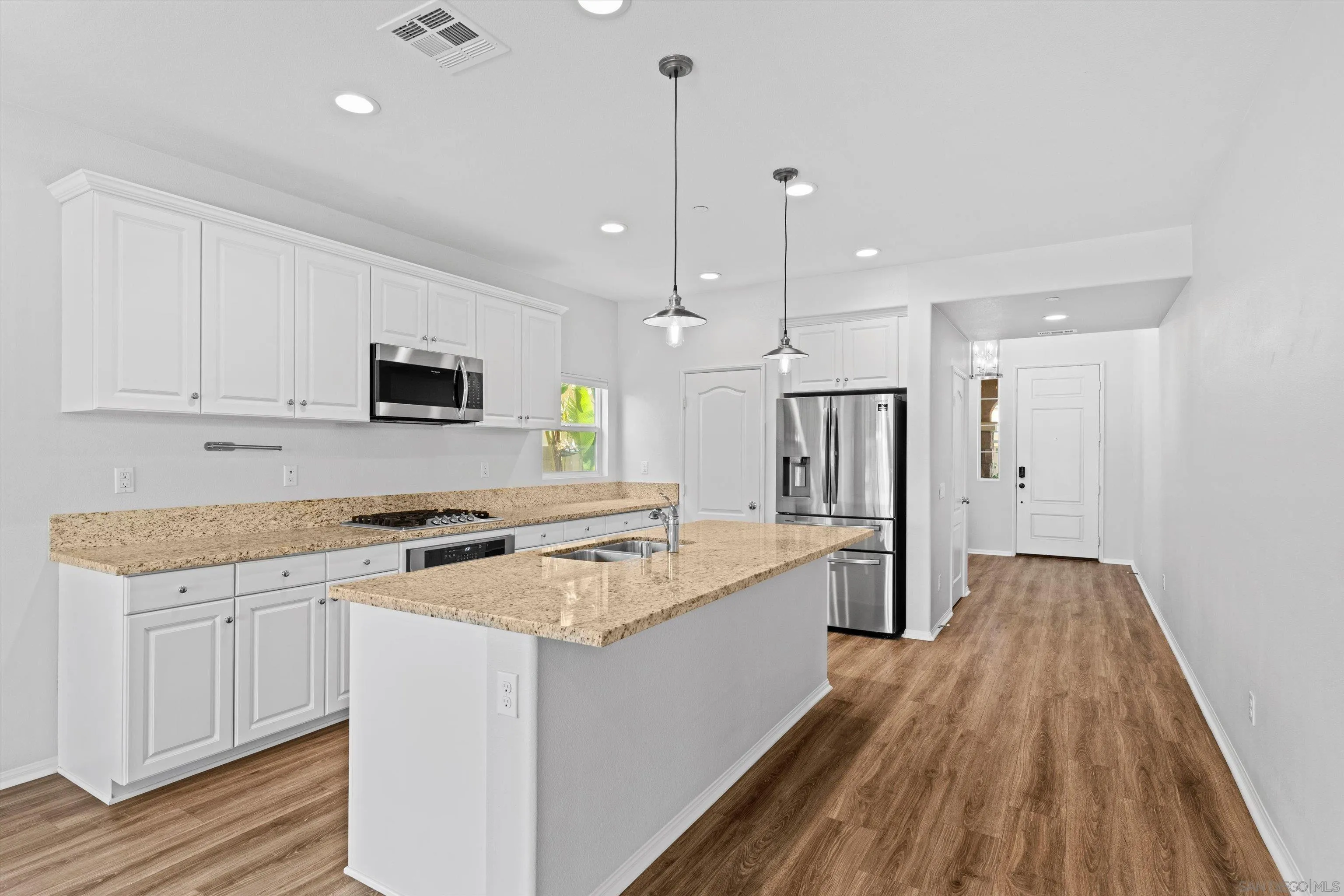 339 Calabrese Street Fallbrook, CA 92028 - Photo 13 of 35