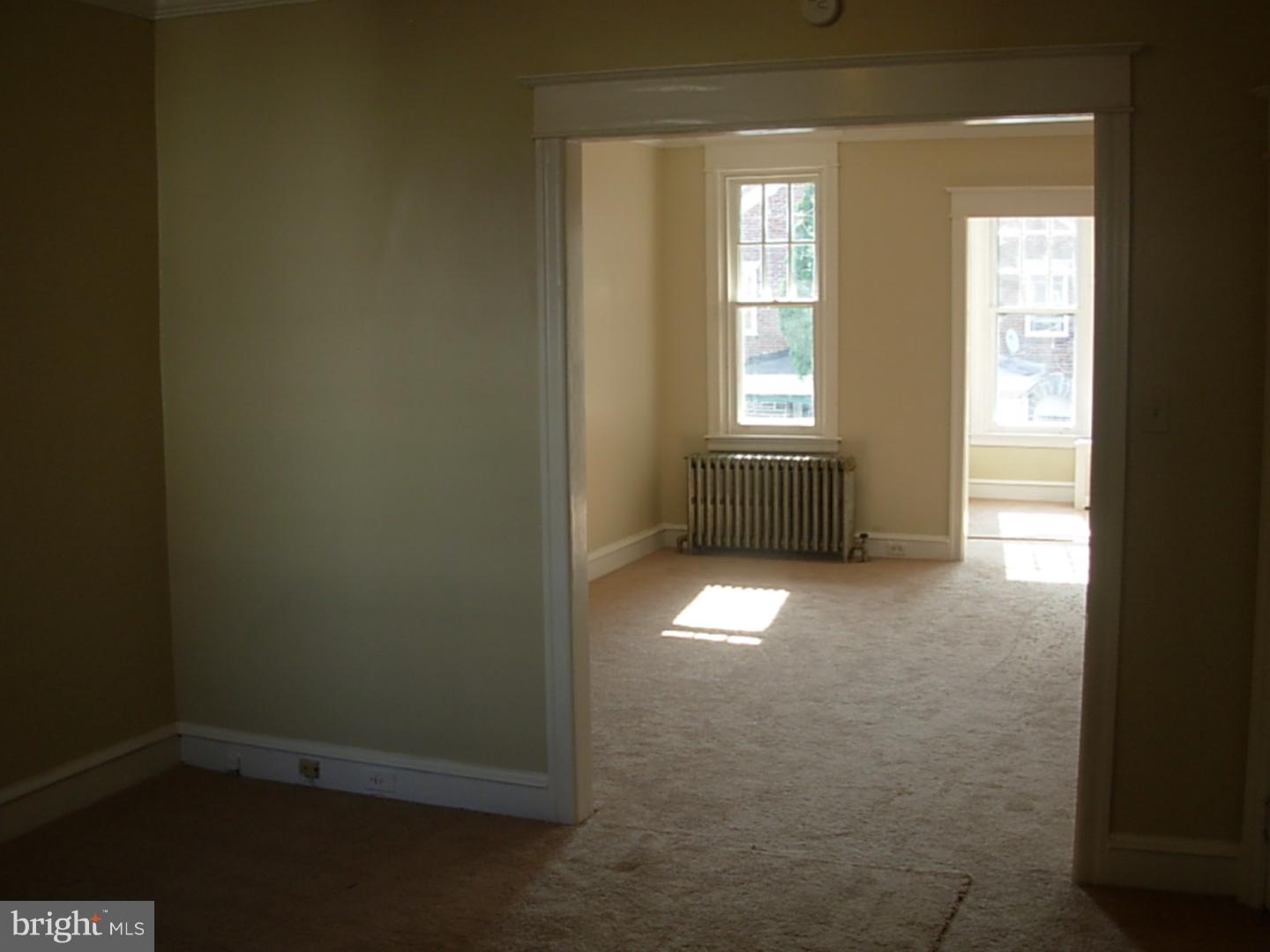 280 Copley Road Upper Darby, PA 19082 - Photo 4 of 16 Living Room
