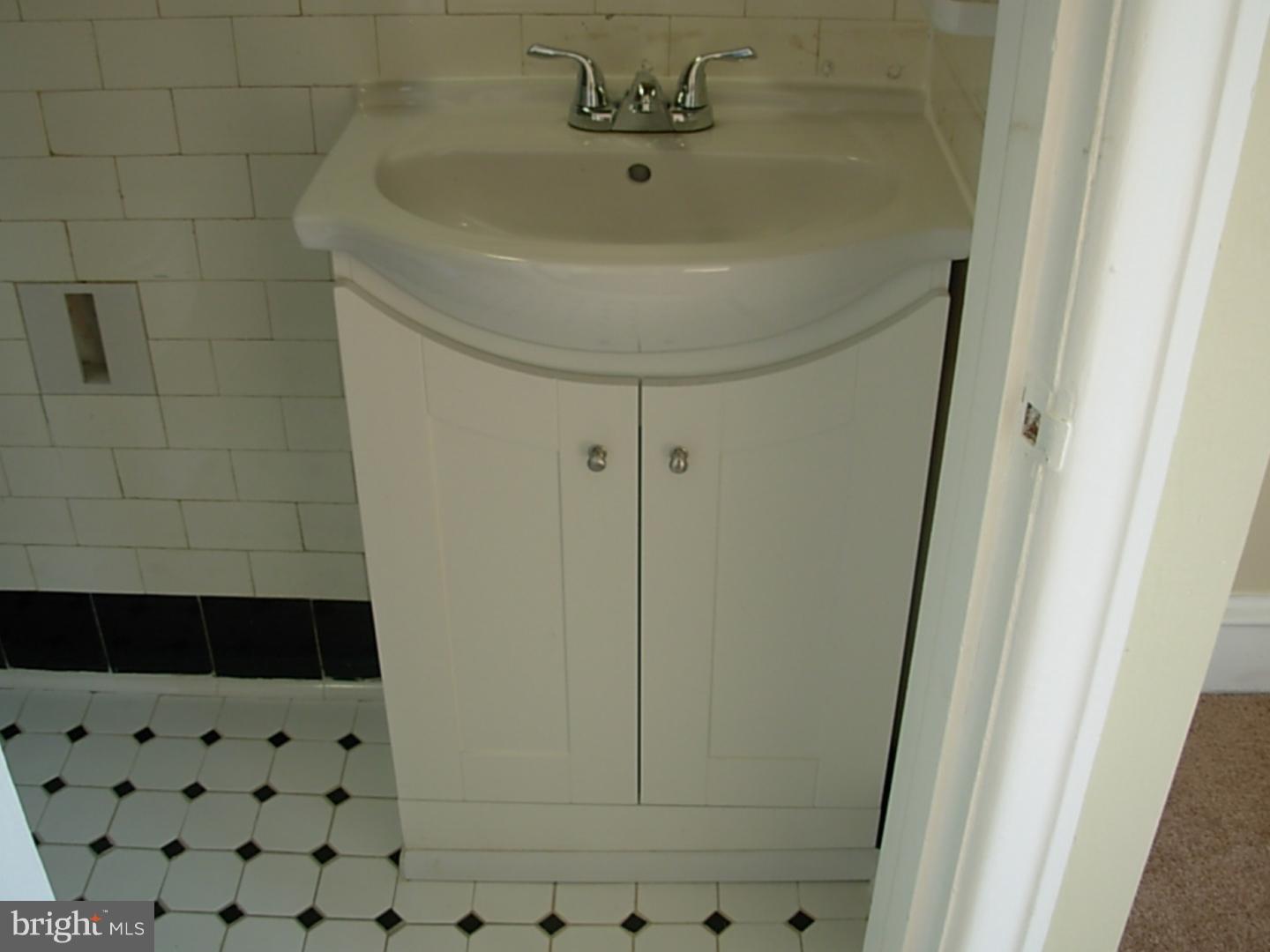 280 Copley Road Upper Darby, PA 19082 - Photo 10 of 16 Bathroom