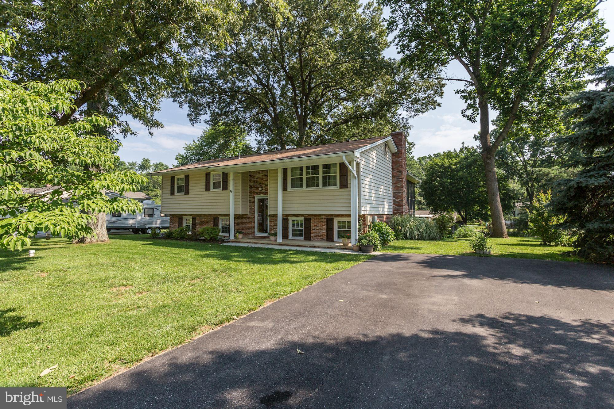 108 Claiborne Road Edgewater, MD 21037 - Photo 2 of 30 Exterior (Front)