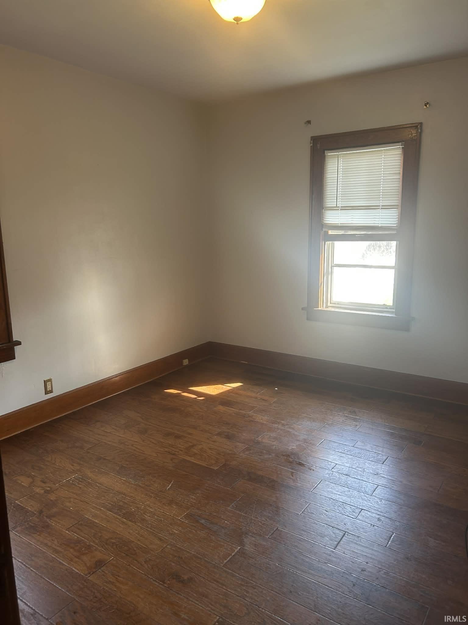400 Northwest 1st Street Washington, IN 47501 - Photo 9 of 25