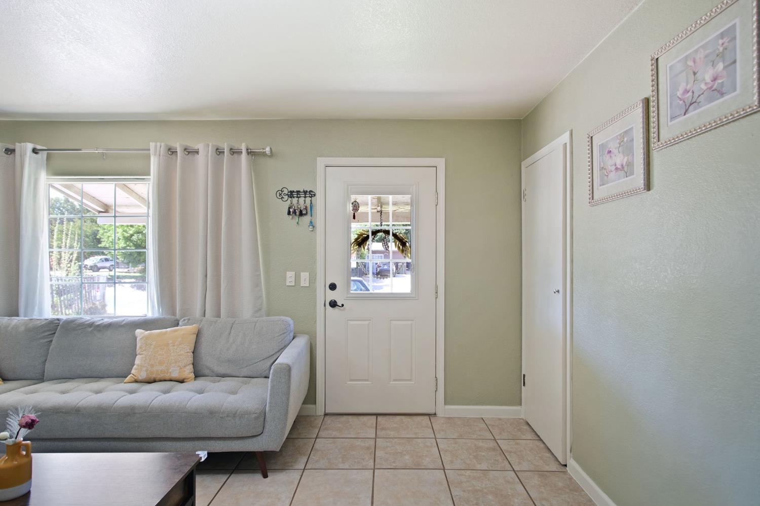 7638 Walnut Avenue Winton, CA 95388 - Photo 4 of 26