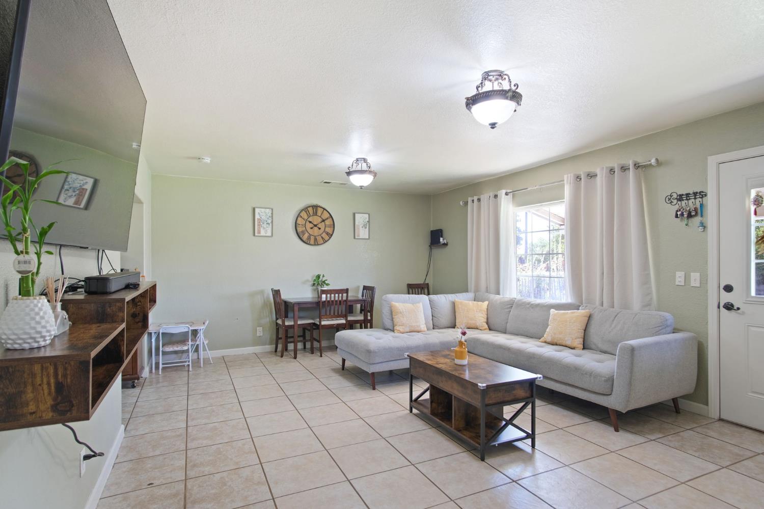 7638 Walnut Avenue Winton, CA 95388 - Photo 5 of 26