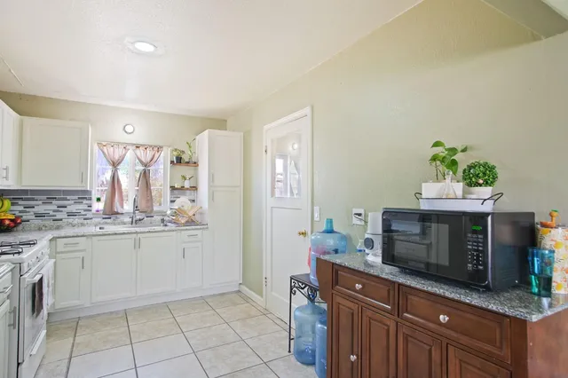 $329,999 | 7638 Walnut Avenue, Winton, CA 95388