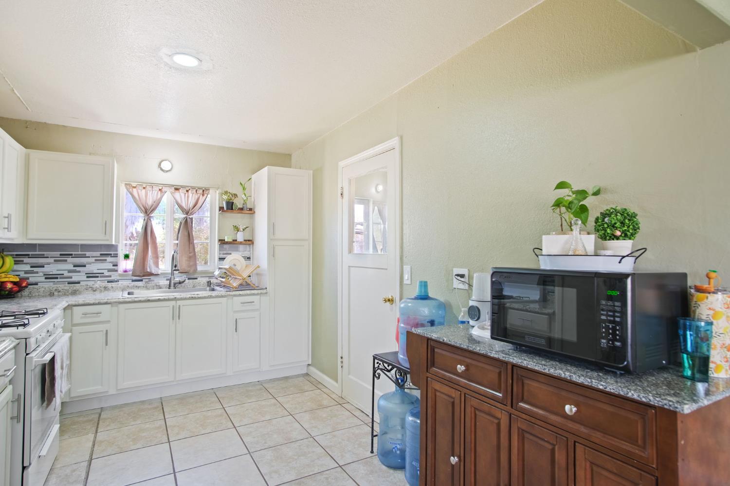 7638 Walnut Avenue Winton, CA 95388 - Photo 8 of 26