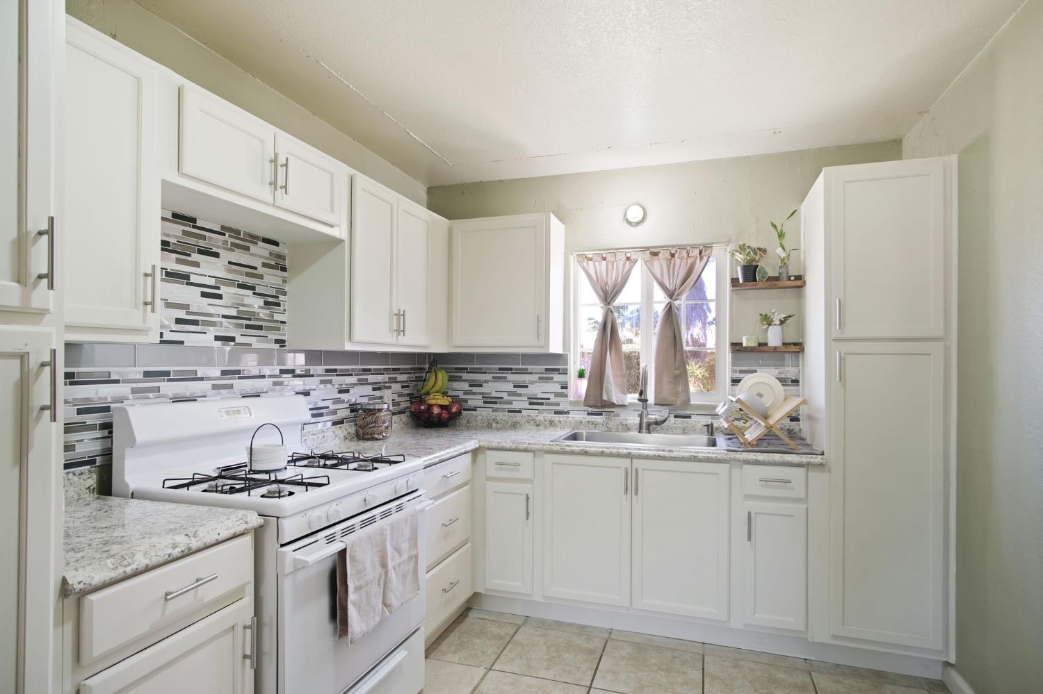 7638 Walnut Avenue Winton, CA 95388 - Photo 9 of 26