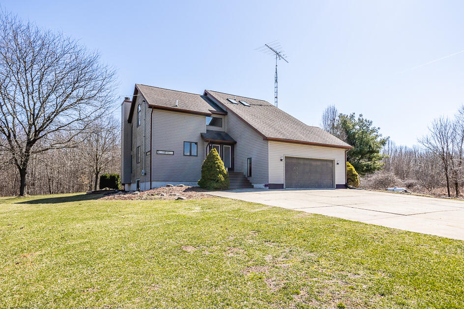 7141 Thorne Road Horton, MI 49246 - Photo 2 of 49 0N0A2371