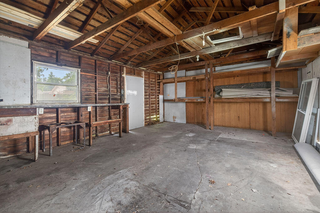 1330 4th Street Red Bluff, CA 96080 - Photo 4 of 19 Detached Garage