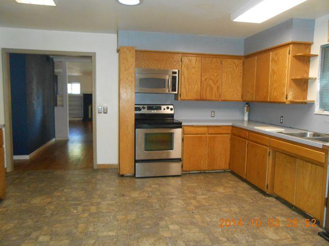 4098 Bechelli Lane Redding, CA 96002 - Photo 5 of 10 bechelli new09