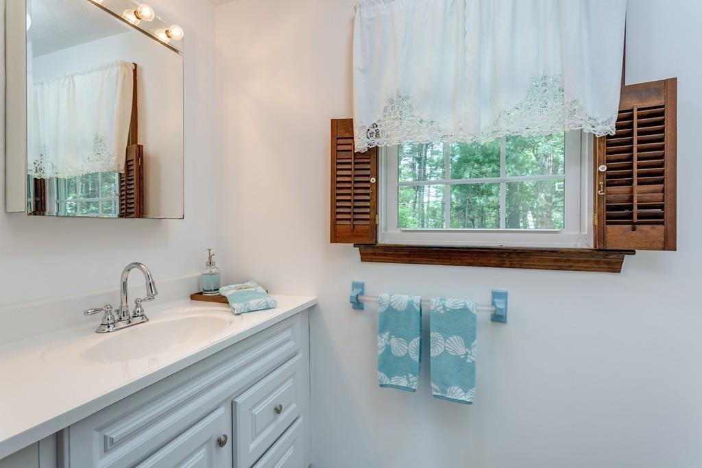 62 Barefoot Hill Road Sharon, MA 02067 - Photo 15 of 28 Gallery Image 15