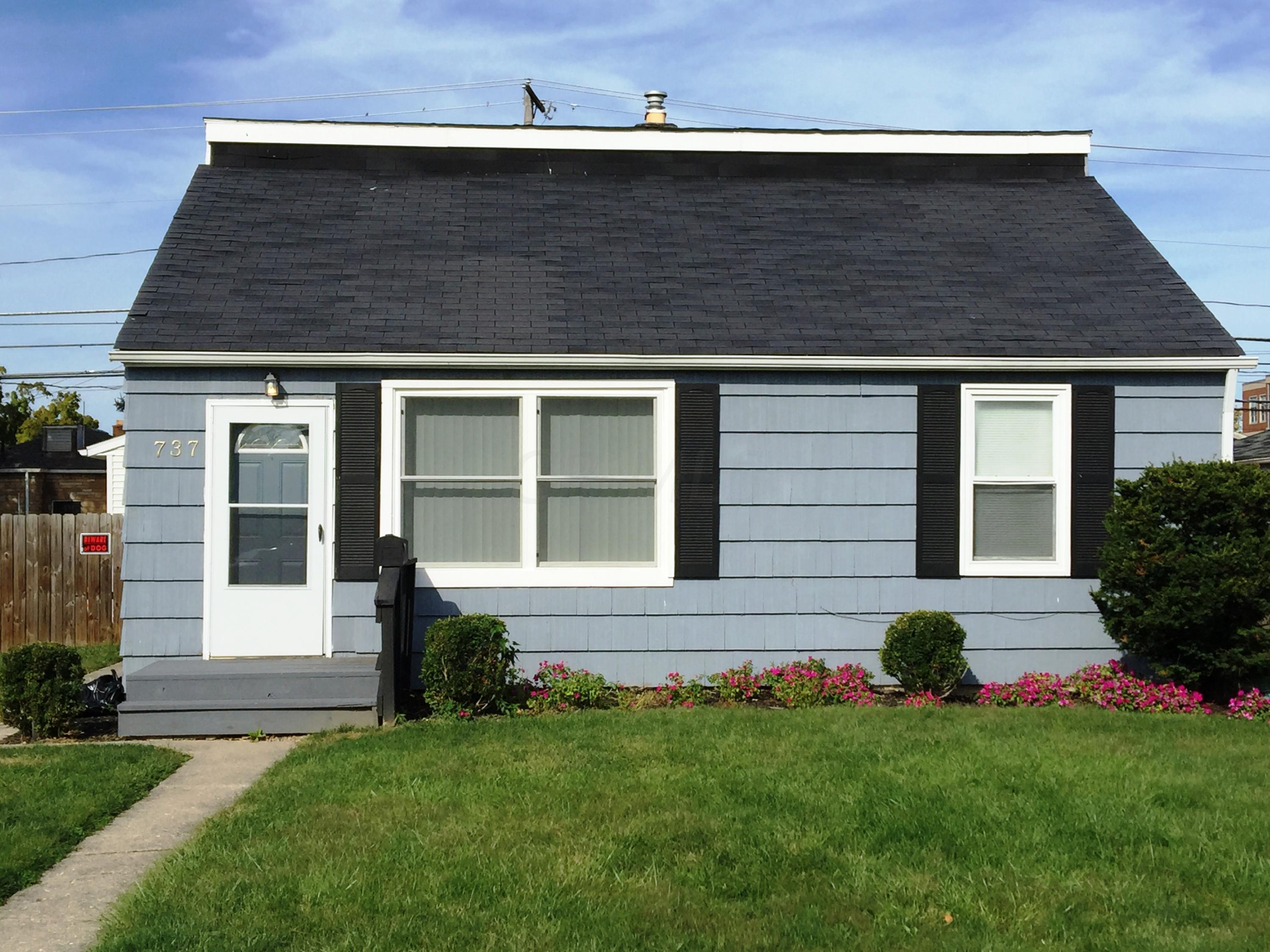 737 Elaine Road Whitehall, OH 43213 - Photo 1 of 11