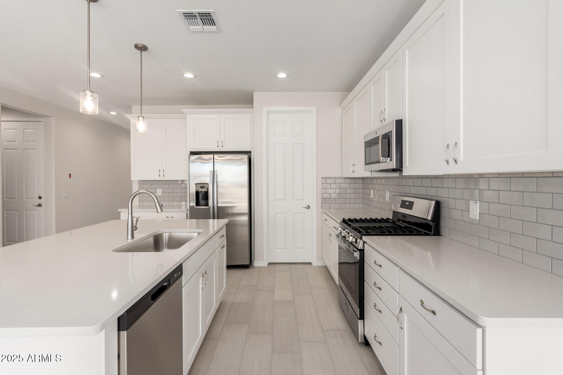 5036 West Roundhouse Road Laveen, AZ 85339 - Photo 8 of 46 16 Roundhouse