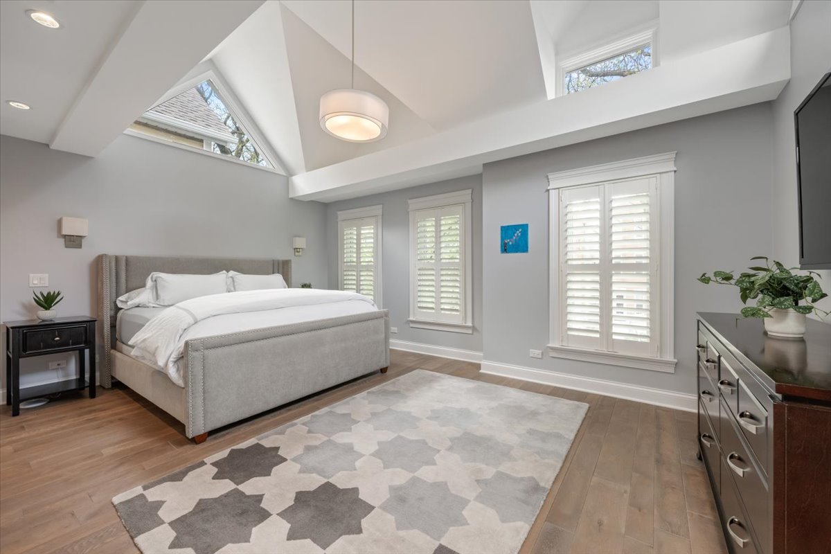 1019 West George Street Chicago, IL 60657 - Photo 17 of 43