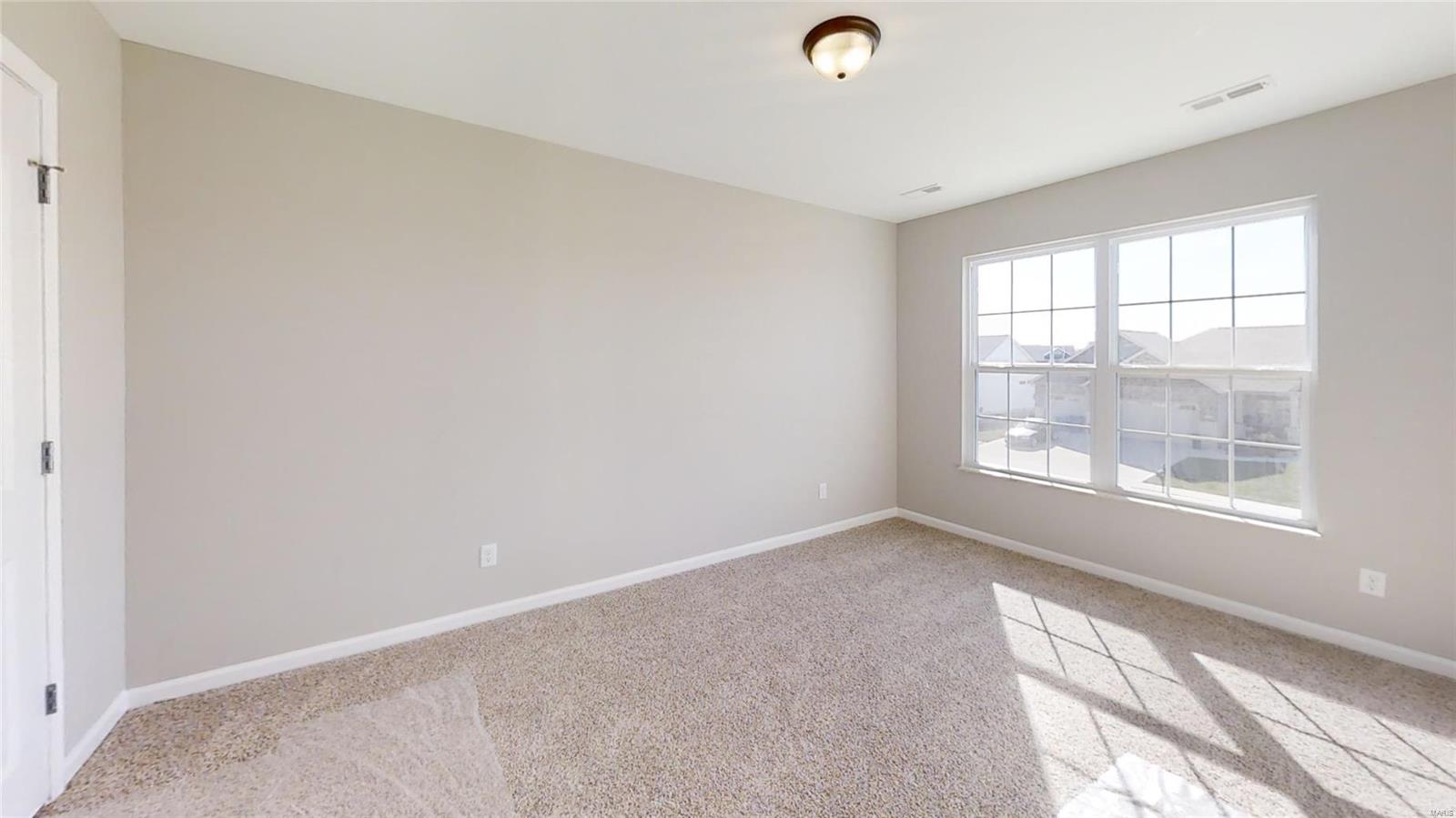 612 Eisenhower Boulevard Troy, IL 62294 - Photo 12 of 20