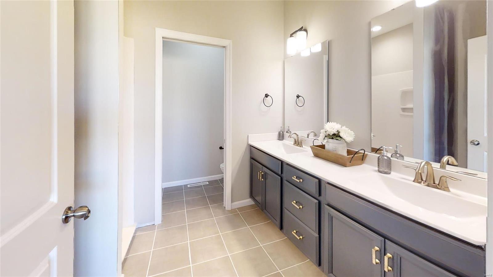 612 Eisenhower Boulevard Troy, IL 62294 - Photo 13 of 20