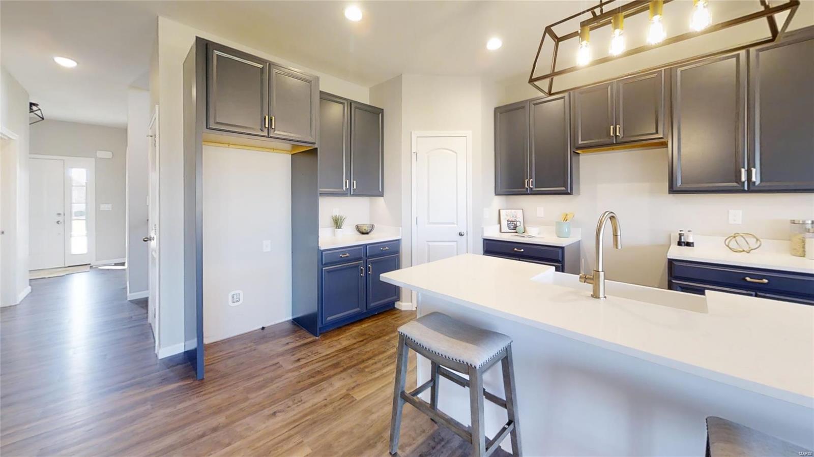 612 Eisenhower Boulevard Troy, IL 62294 - Photo 2 of 20