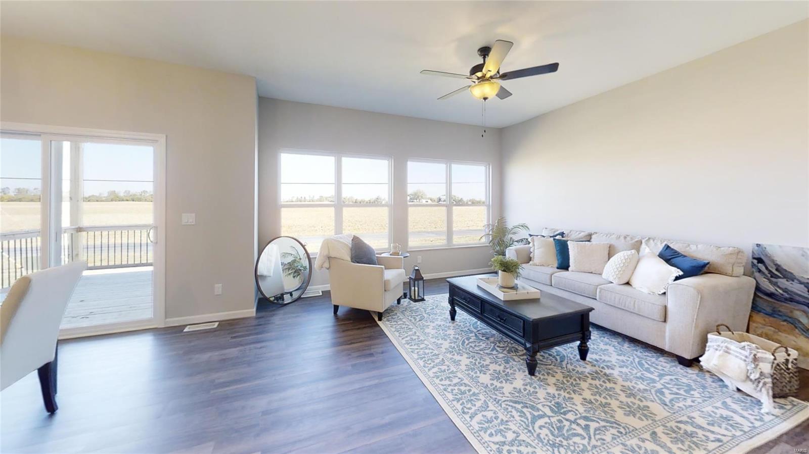 612 Eisenhower Boulevard Troy, IL 62294 - Photo 3 of 20