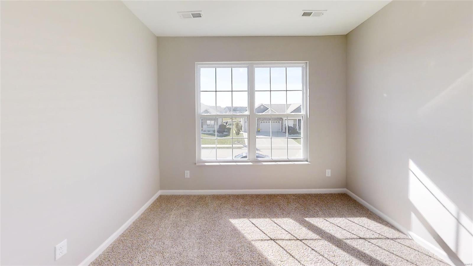 612 Eisenhower Boulevard Troy, IL 62294 - Photo 9 of 20