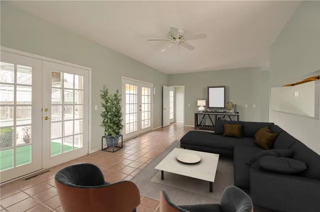 $300,000 | 921 South Denman Avenue, Chanute, KS 66720