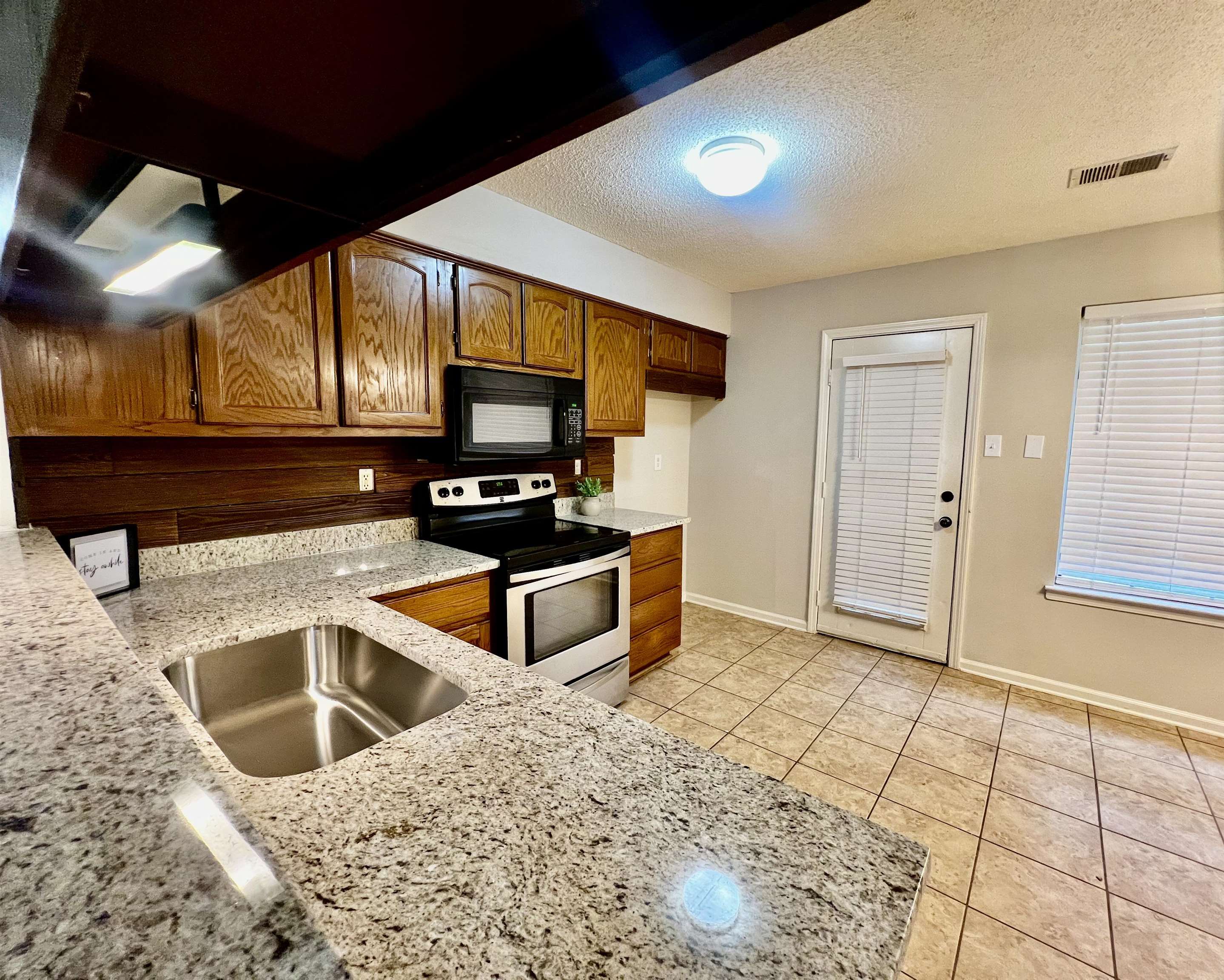 1340 Lagrange Downs Road Cordova, TN 38018 - Photo 4 of 23 Gallery Image 4