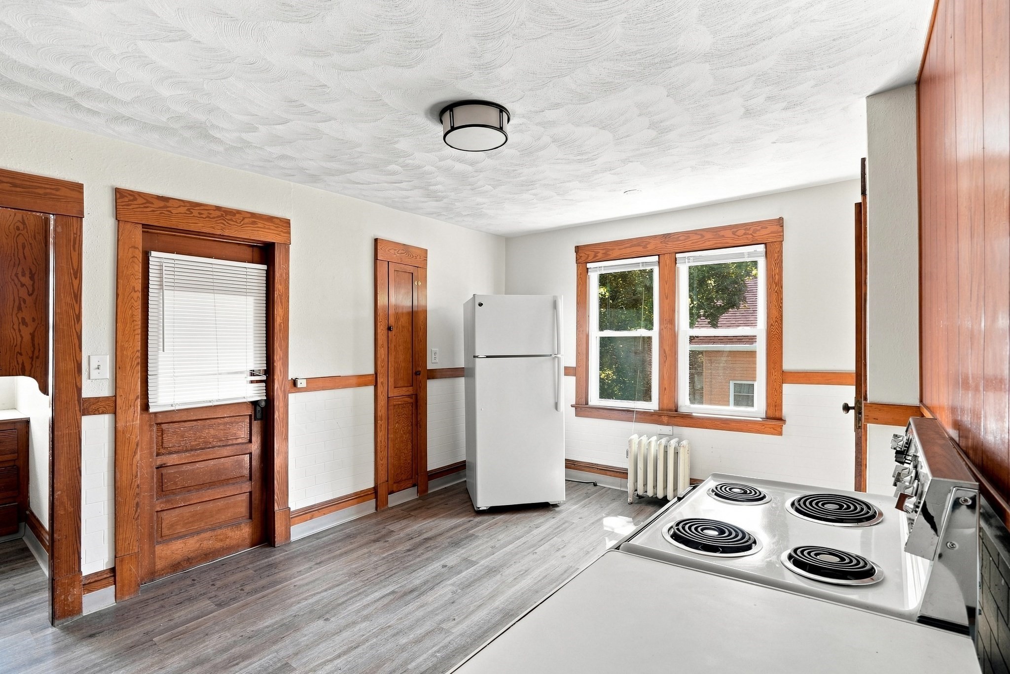 39 Bell Street Chicopee, MA 01013 - Photo 7 of 38 Gallery Image 7