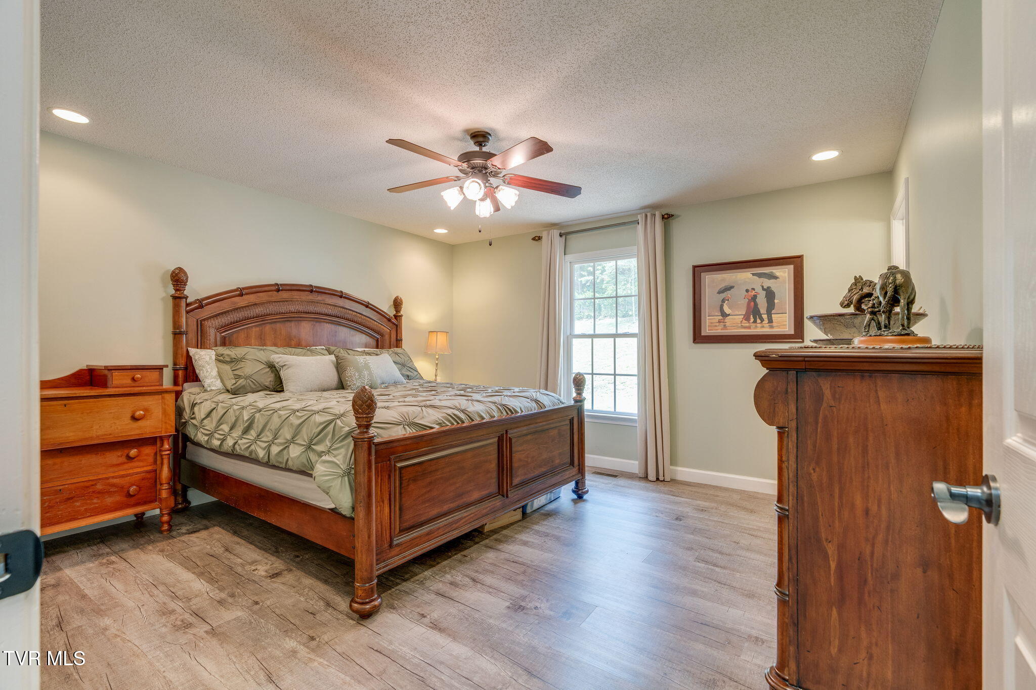 2937 Forest View Road Kingsport, TN 37660 - Photo 13 of 52 014