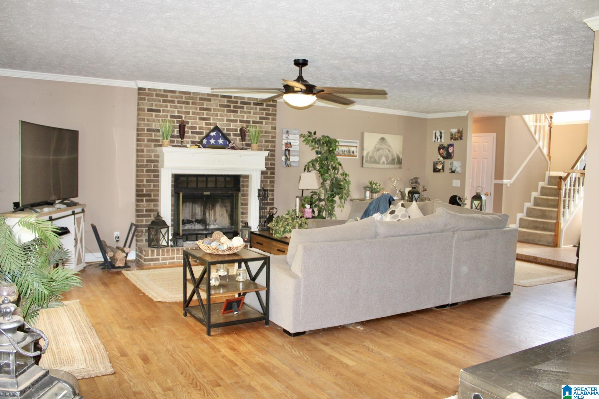 812 Brookhaven Road Anniston, AL 36207 - Photo 2 of 33