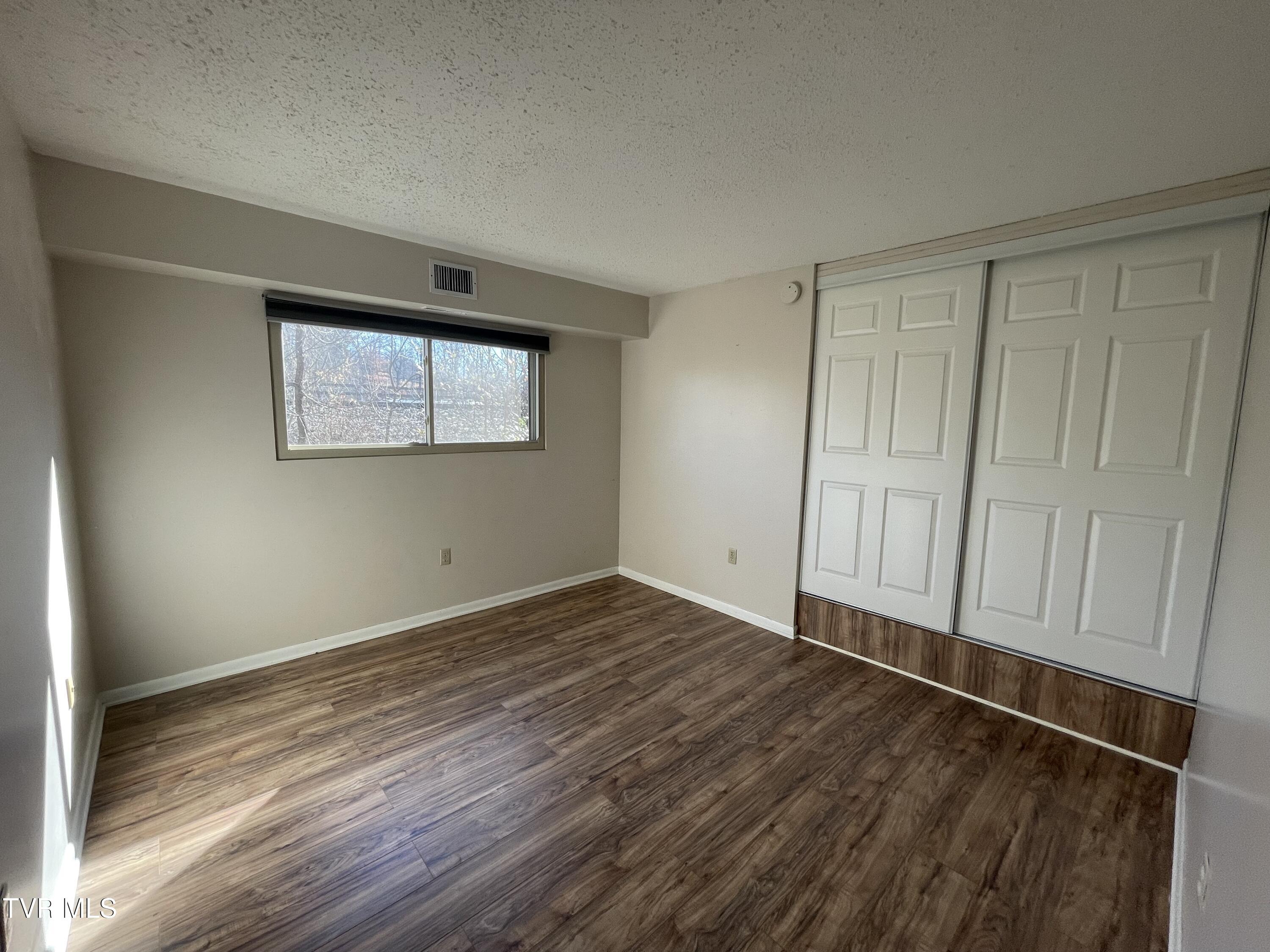 1225 Carriage Circle, Unit 203 Bristol, VA 24201 - Photo 12 of 17 IMG_0620