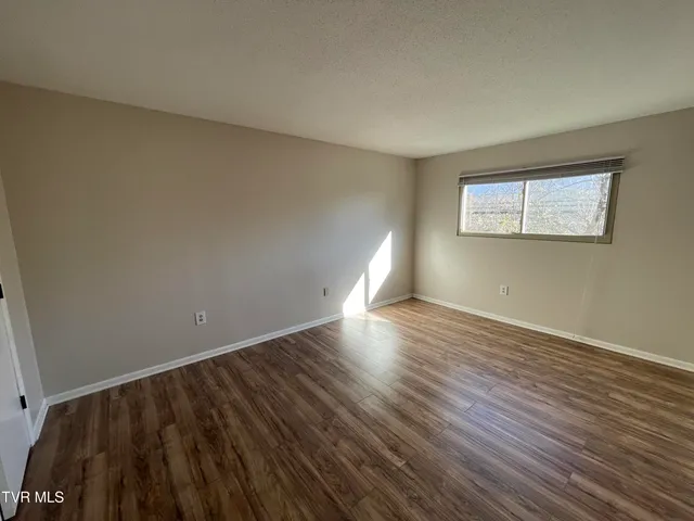 $1,075 | 1225 Carriage Circle, Unit 203, Bristol, VA 24201